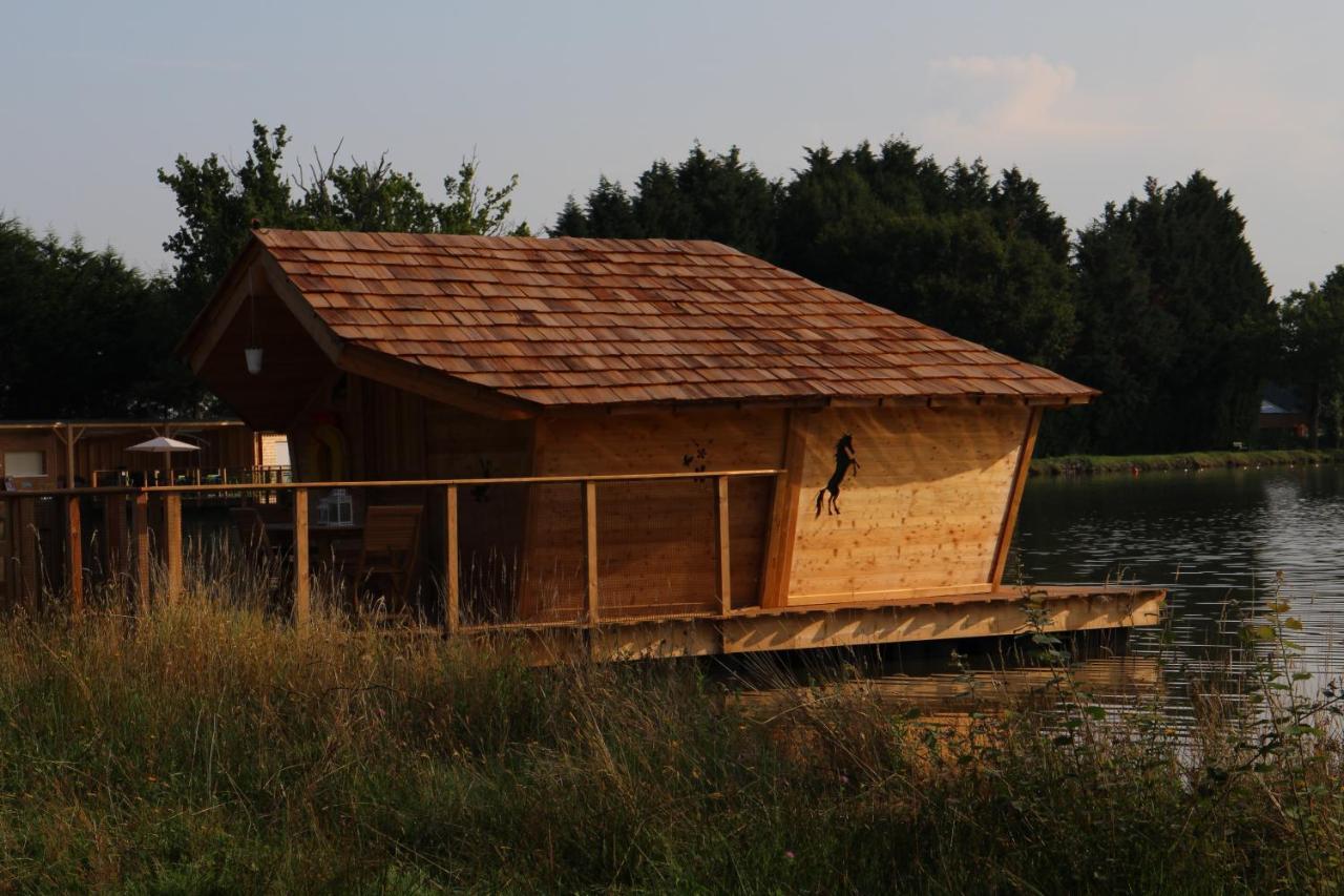 Village Flottant De Pressac Exterior foto